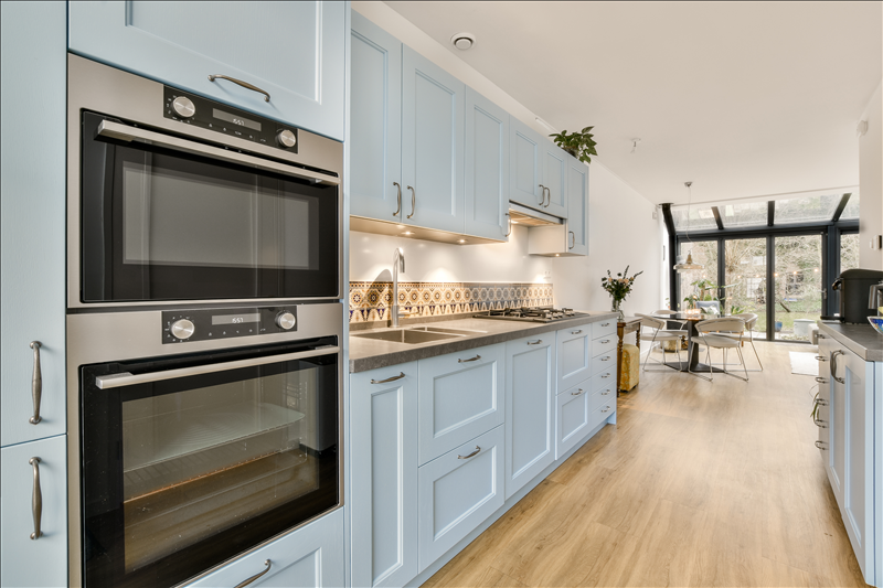 Warum entstehen klebrige Oberflächen in der Küche