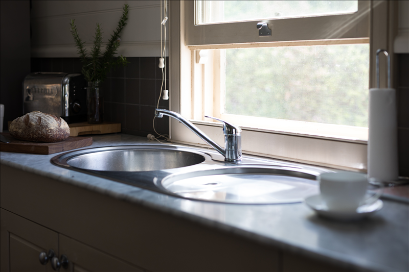 Warum entstehen Fettfilme trotz regelmäßigem Putzen