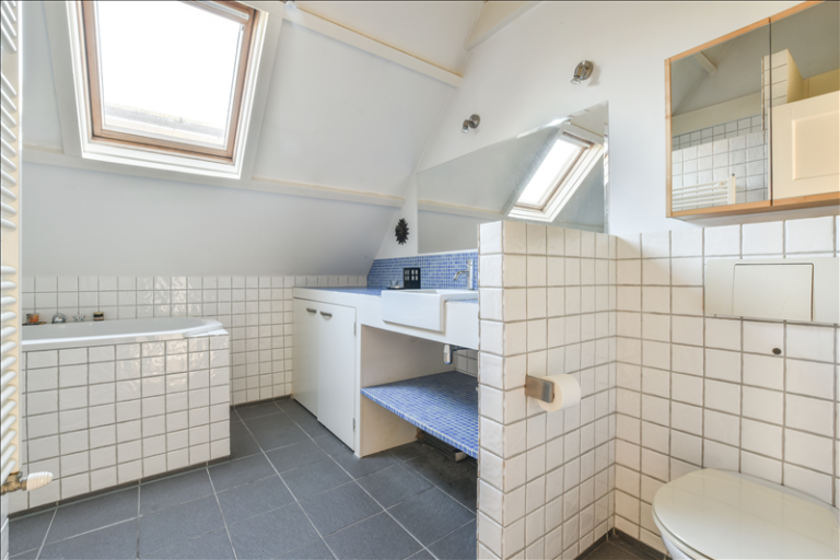 Wie bleibt das Bad sauber in kleinen Wohnungen