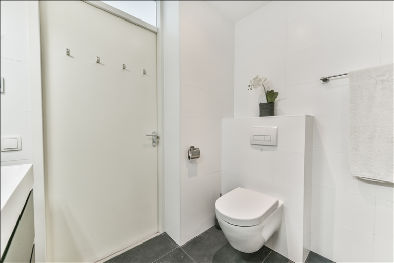 Wie beeinflusst Nutzung den Pflegeaufwand im Bad