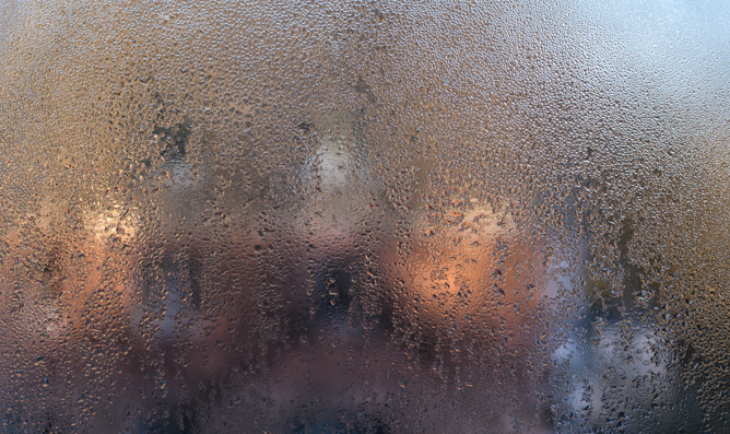Warum entsteht Kondenswasser an Fensterscheiben