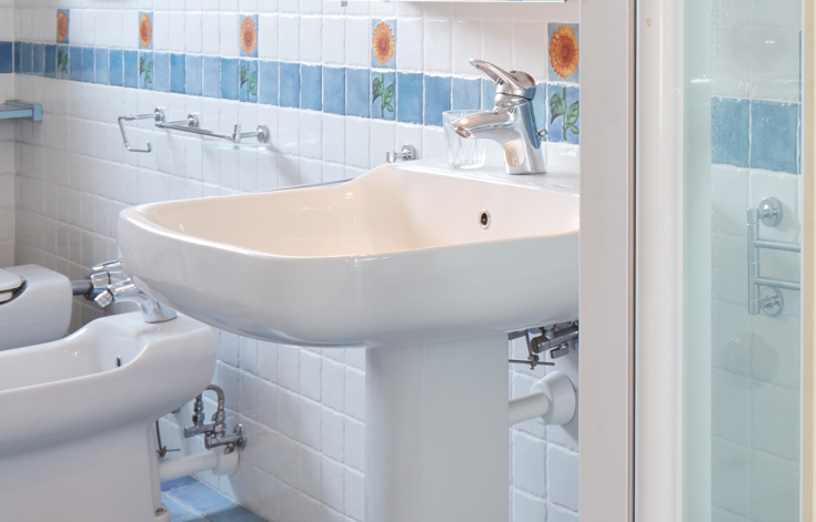 Warum riecht das Waschbecken im Bad unangenehm
