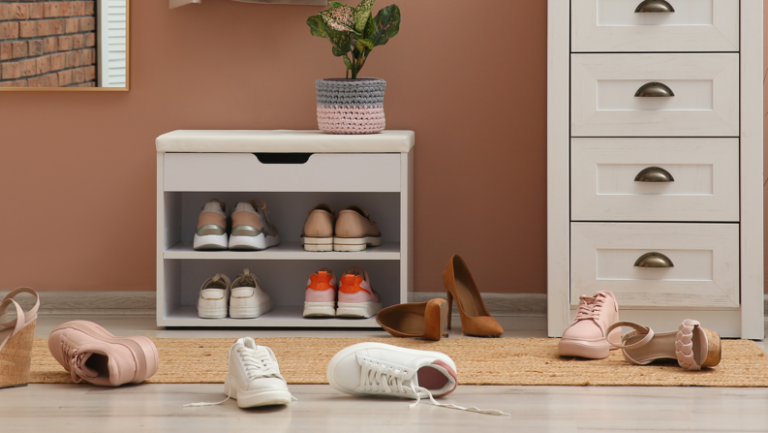 Warum sammeln sich Schuhe im Flur so schnell