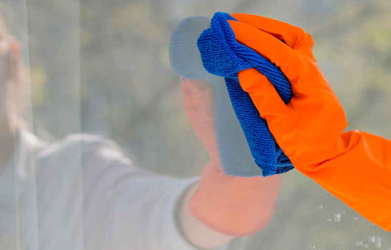 Warum trocknen Glasflächen nach dem Putzen ungleichmäßig