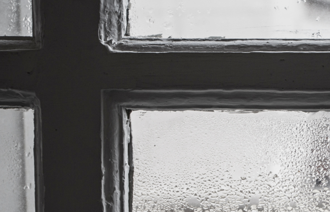Warum wirken Fenster bei Kondenswasser schnell ungepflegt