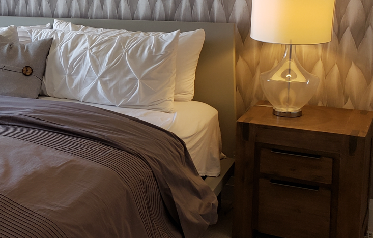Warum wirkt das Schlafzimmer trotz Putzen staubig